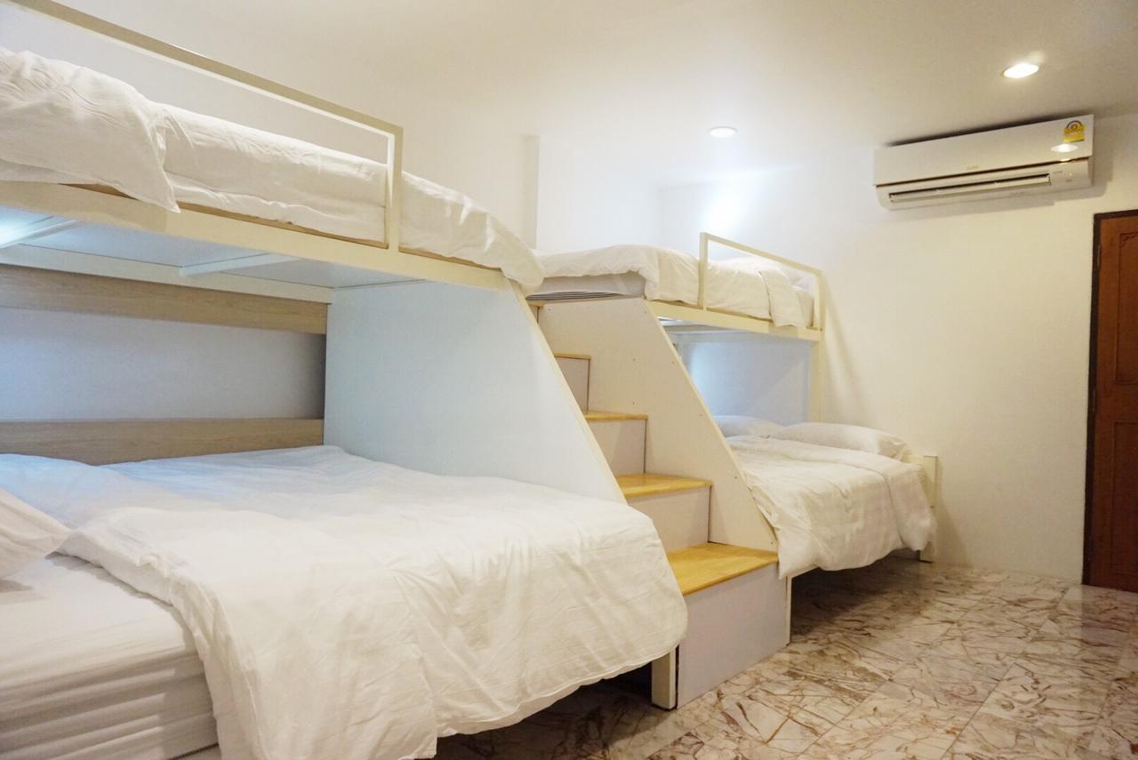 Boon Street Hostel Bangkok Exterior foto